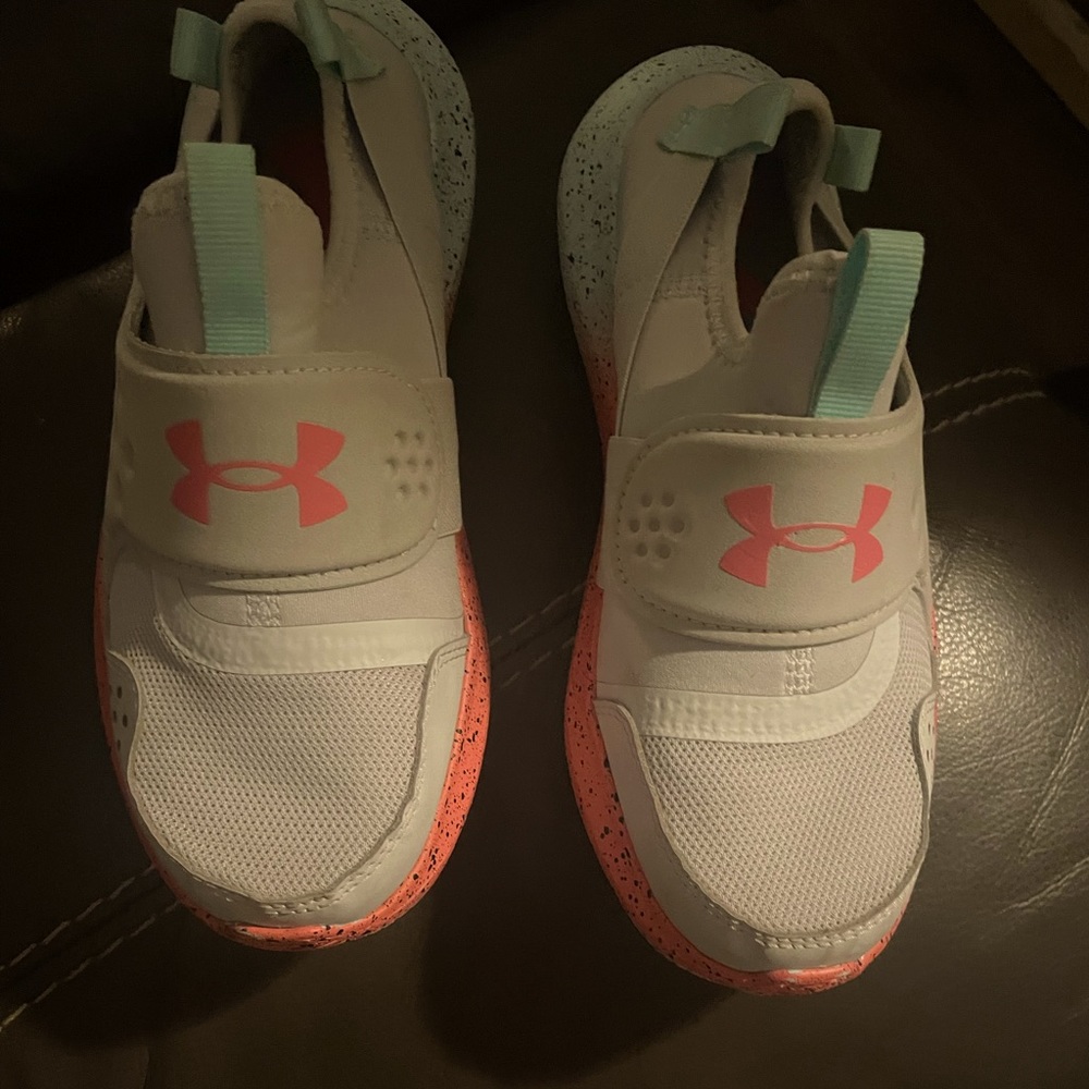 Under armor youth size 3